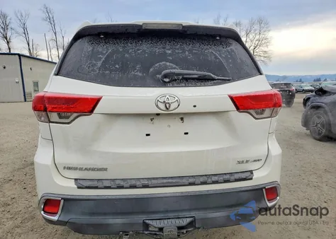 2018 Toyota Highlander Se from USA, damaged, VIN 5TDJZRFHXJS525139